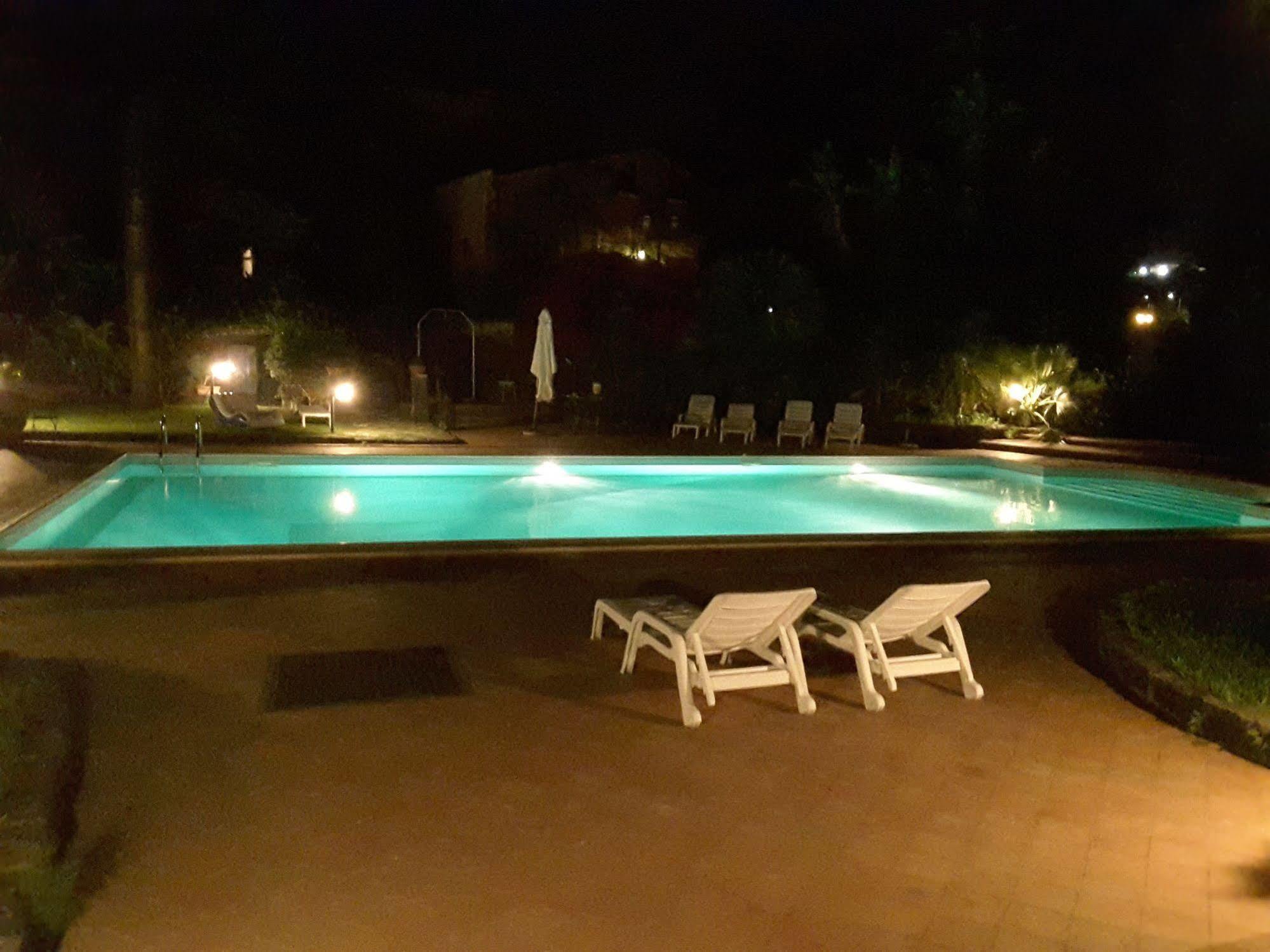 Prestige B&B คาตาเนีย ภายนอก รูปภาพ